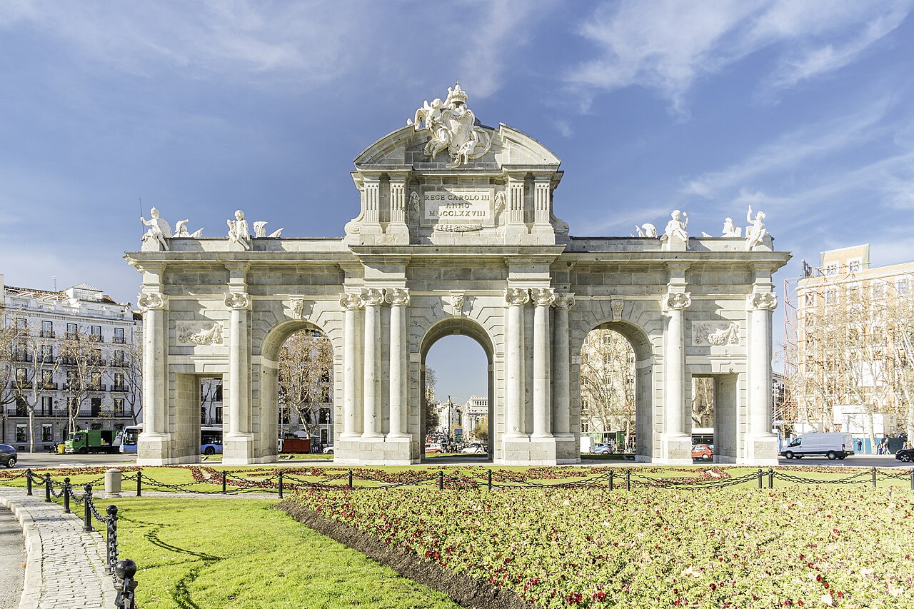 La Puerta de Alcalá, junto al parque del Retiro de Madrid, donde vive Mari Carmen